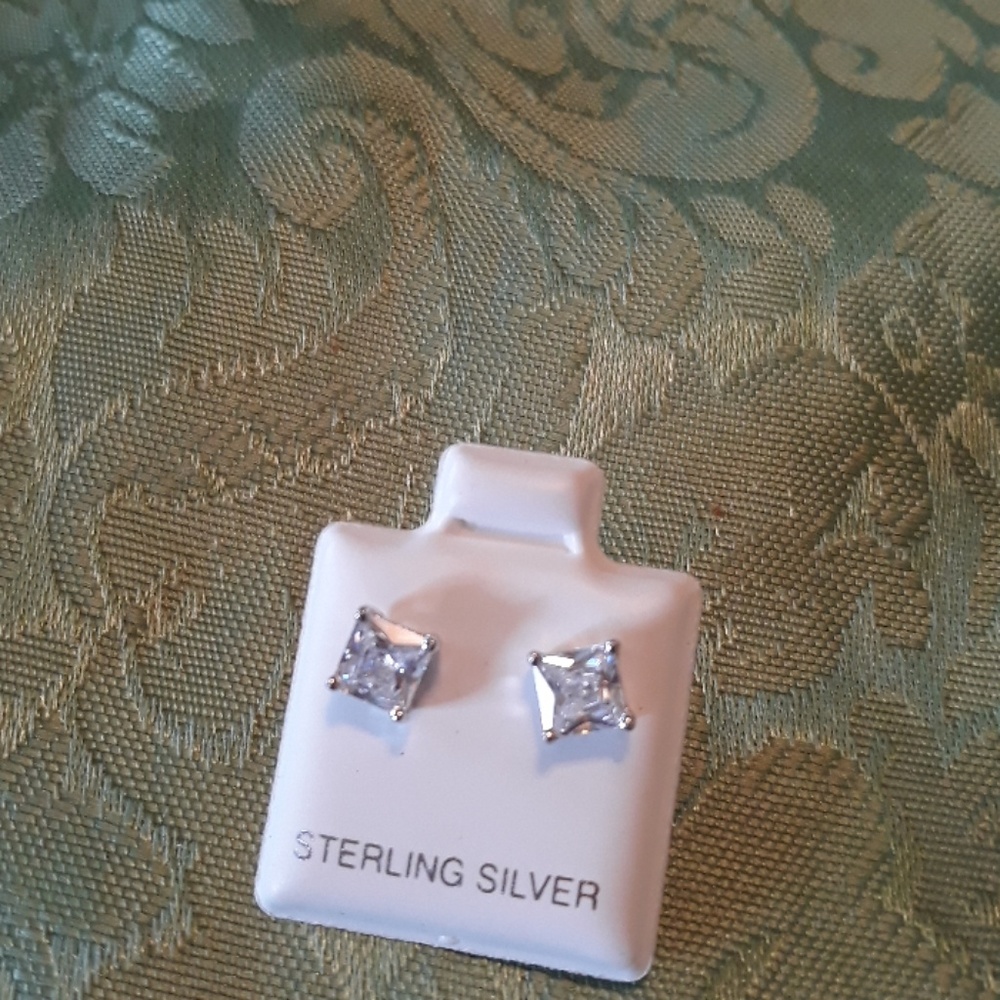 Sterling Silver Cz earrings